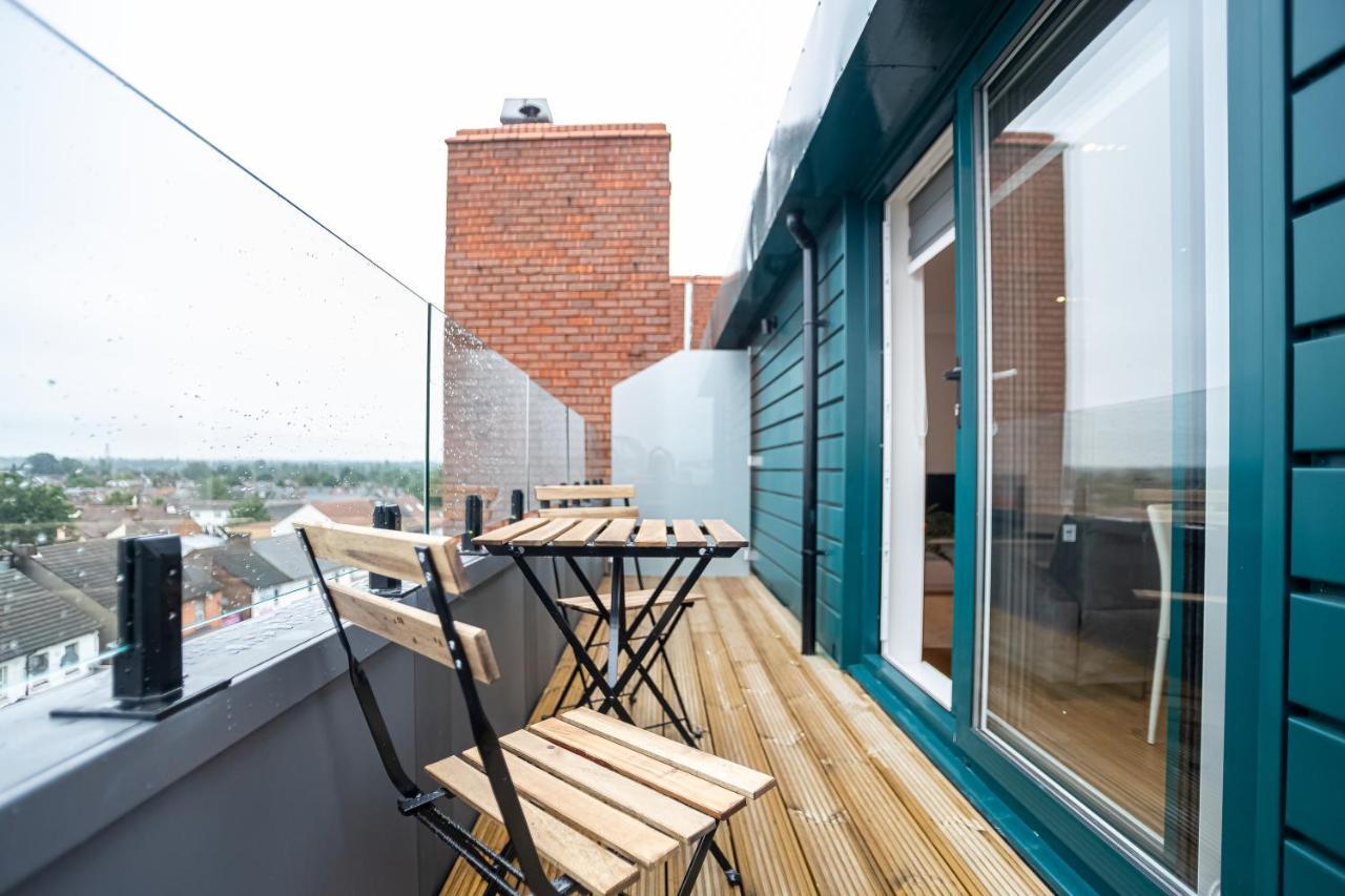 Deluxe Chic 1 2 Bed Apts Near Heathrow Legoland Windsor Slough Villa Bagian luar foto