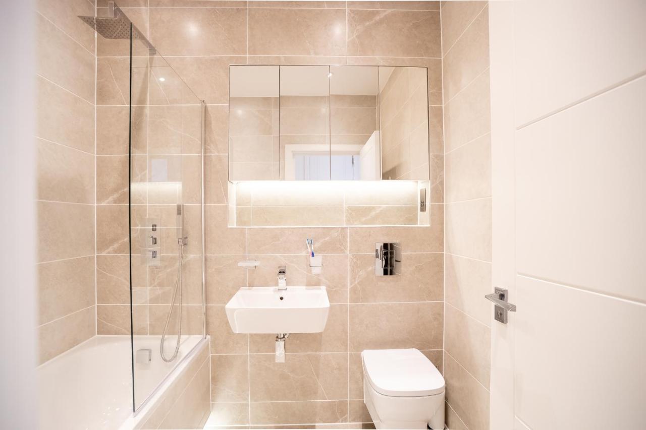 Deluxe Chic 1 2 Bed Apts Near Heathrow Legoland Windsor Slough Villa Bagian luar foto