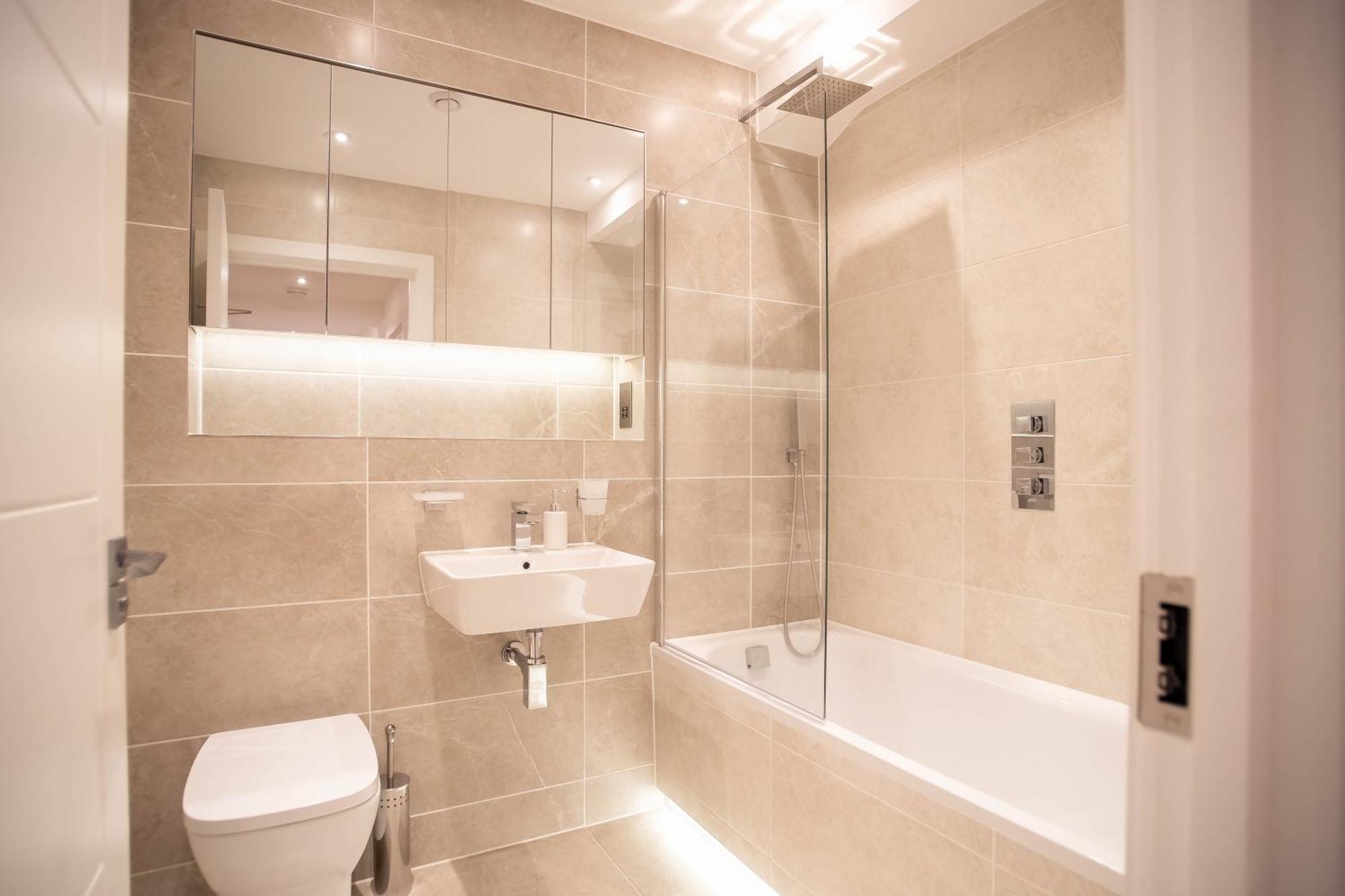 Deluxe Chic 1 2 Bed Apts Near Heathrow Legoland Windsor Slough Villa Bagian luar foto