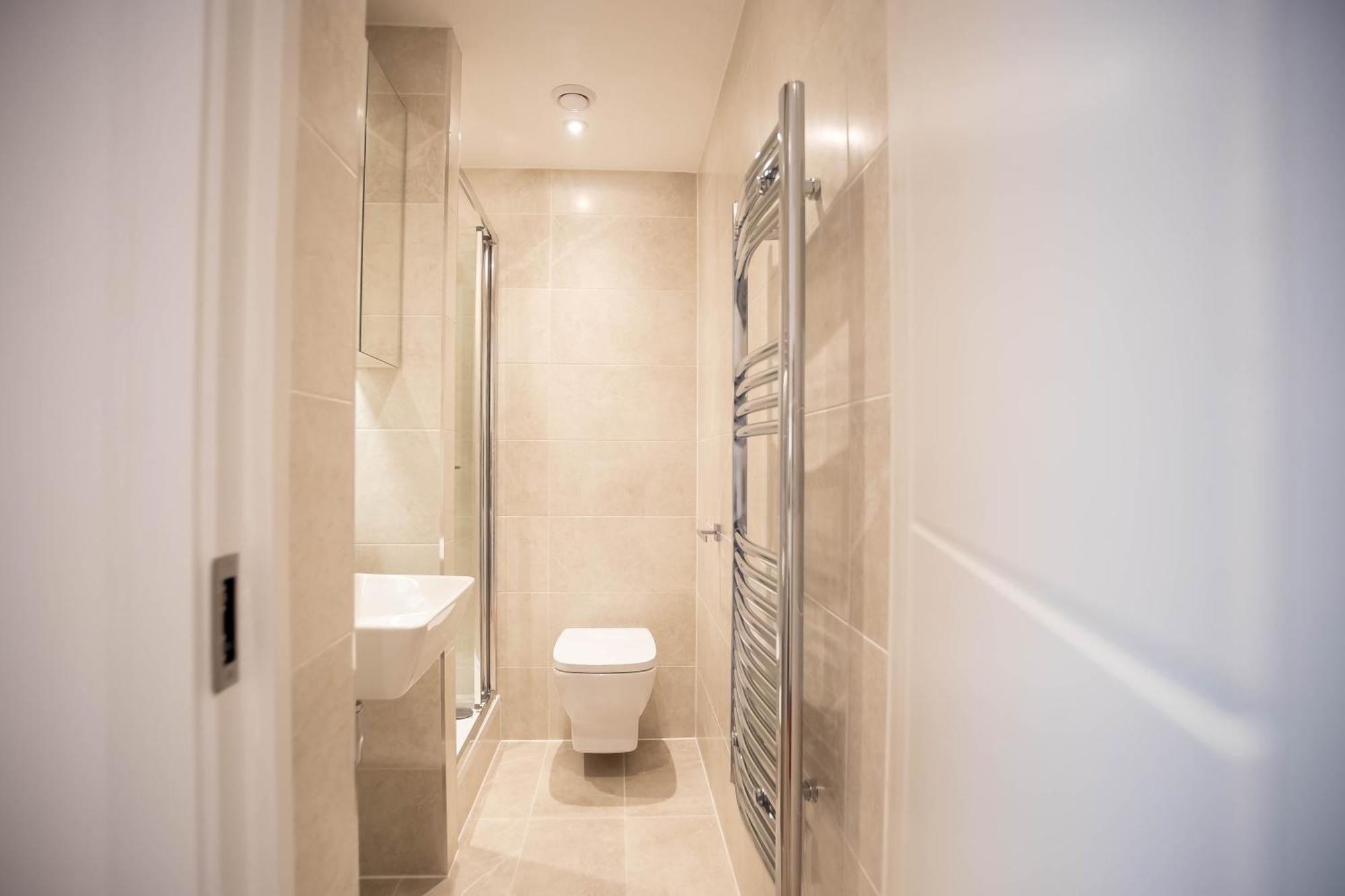 Deluxe Chic 1 2 Bed Apts Near Heathrow Legoland Windsor Slough Villa Bagian luar foto