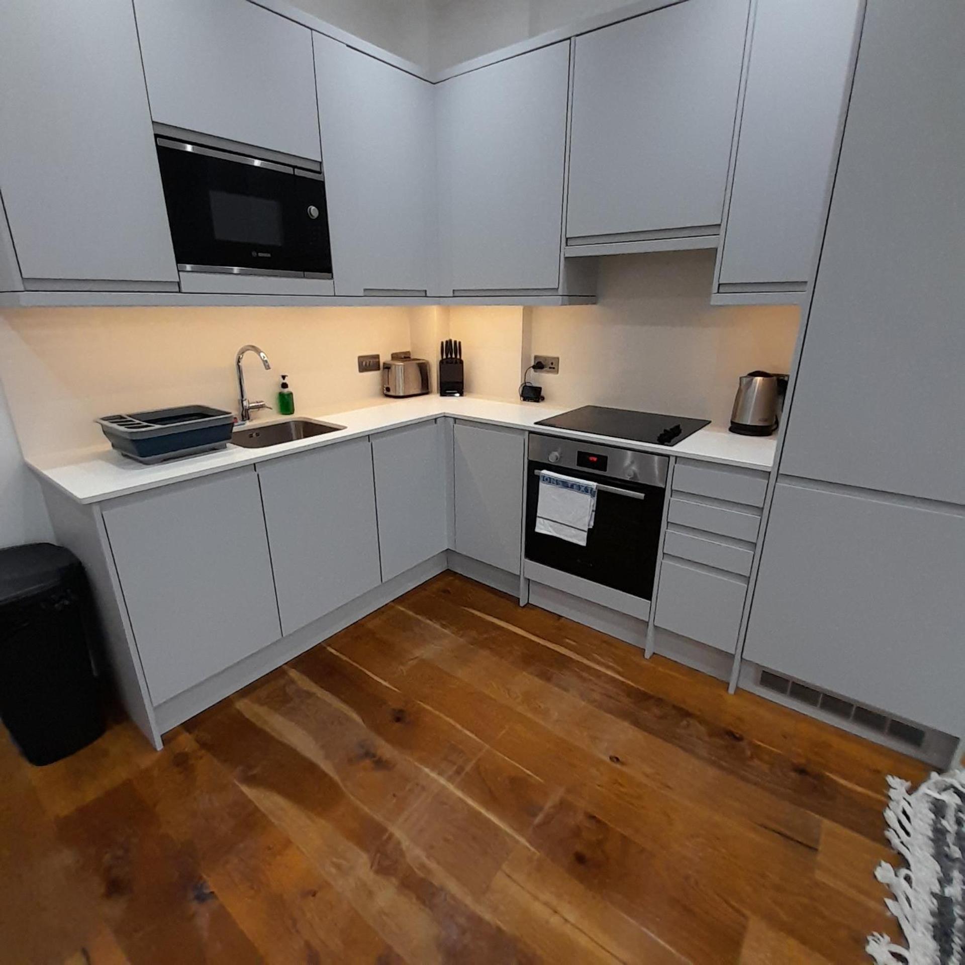 Deluxe Chic 1 2 Bed Apts Near Heathrow Legoland Windsor Slough Villa Bagian luar foto