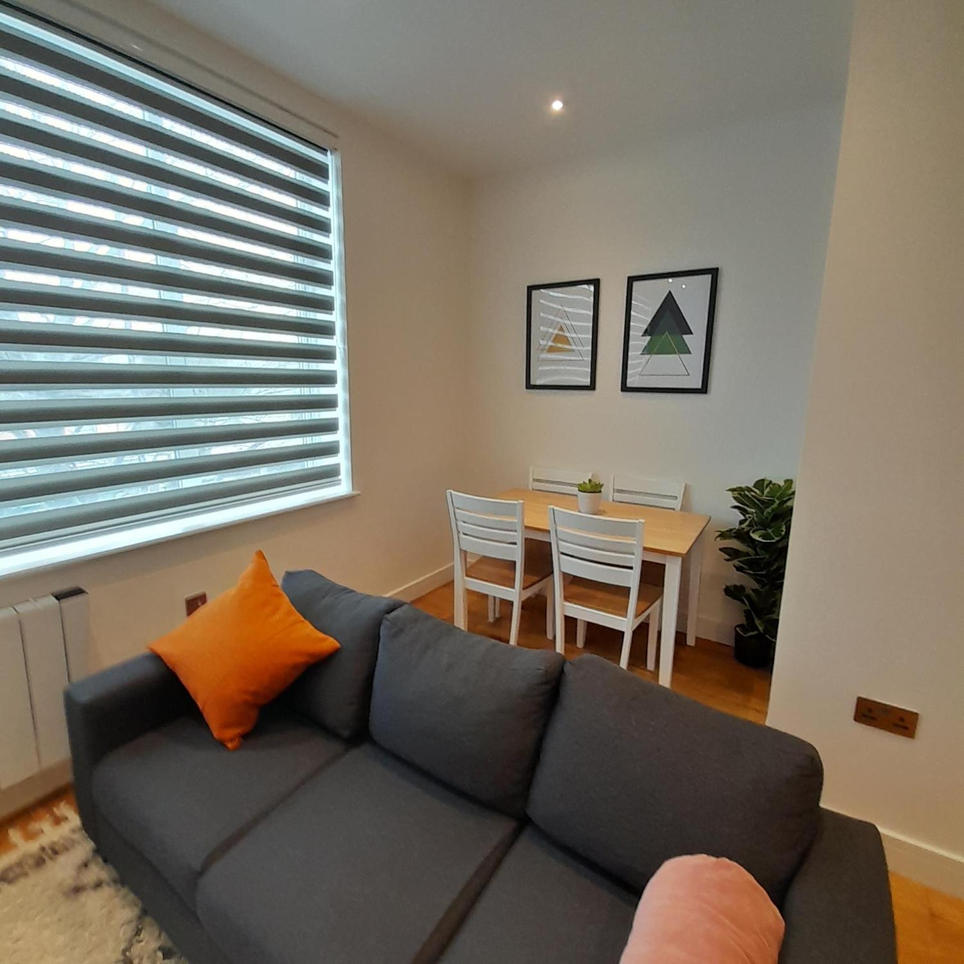 Deluxe Chic 1 2 Bed Apts Near Heathrow Legoland Windsor Slough Villa Bagian luar foto