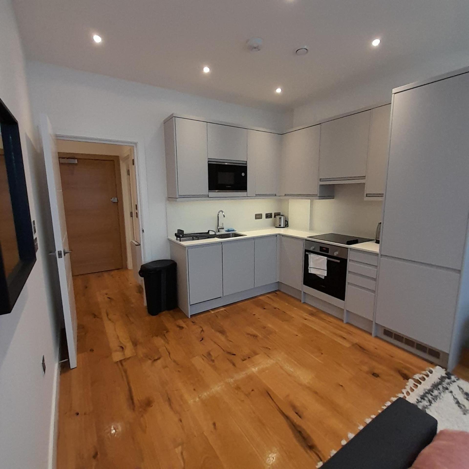 Deluxe Chic 1 2 Bed Apts Near Heathrow Legoland Windsor Slough Villa Bagian luar foto